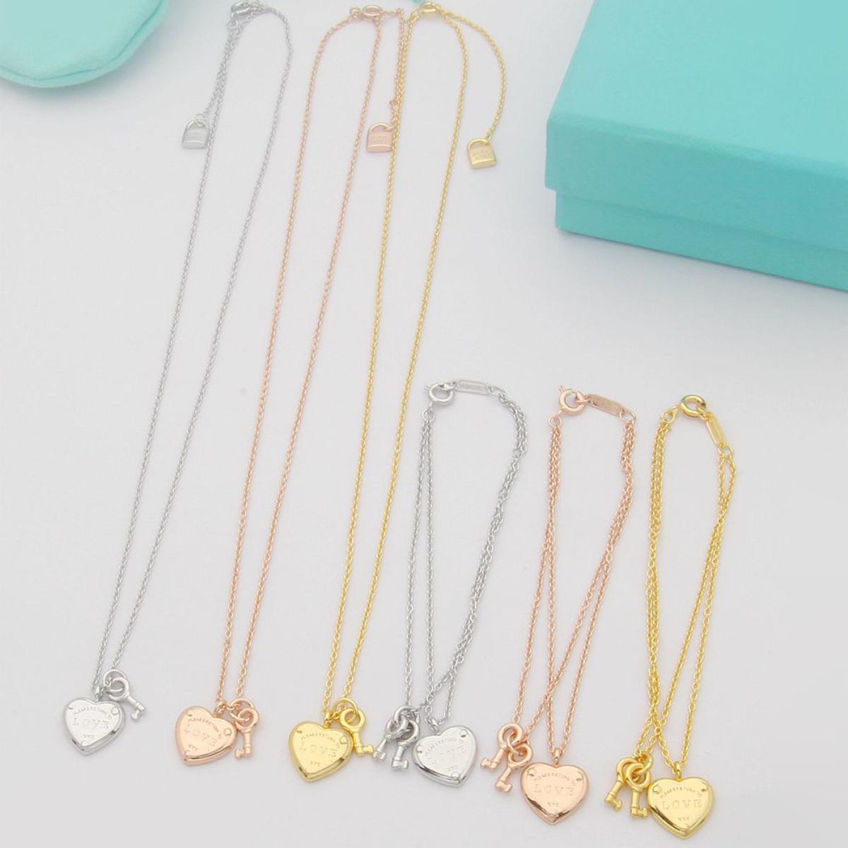 Timeless Heart and Key Pendant Necklace, Elegant Collarbone Chain for Daily Wear & Office Style