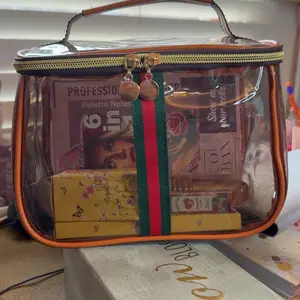 New Retro Vintage Vanity Bag, Large Capacity Makeup Organizer for Women, Waterproof Transparent Toiletry Bag, Portable Skincare Storage Case, Travel Cosmetic Bag for Ladies (Brown) Zip