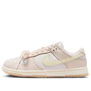 (WMNS) Nike Dunk Low 'Light Soft Pink' FB7910-601