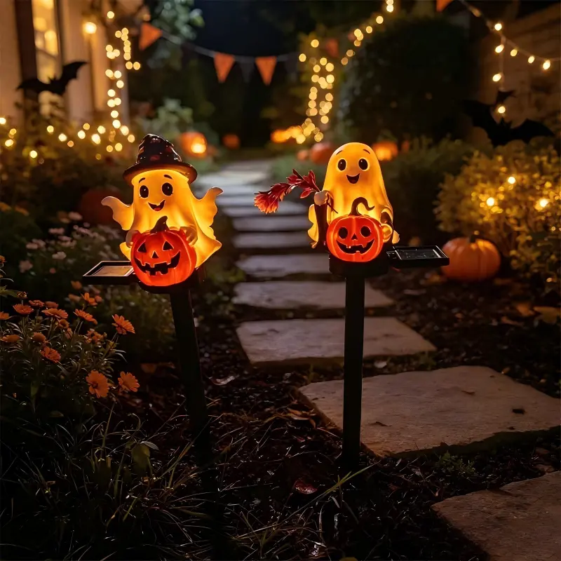 Halloween Pumpkin Stake Lights Solar Powered Outdoor Garden Decor LED Pumpkin Yard Lights Waterproof Pathway Lights Festival Atmosphere Decoration for Lawn Patio Porch Halloween Party