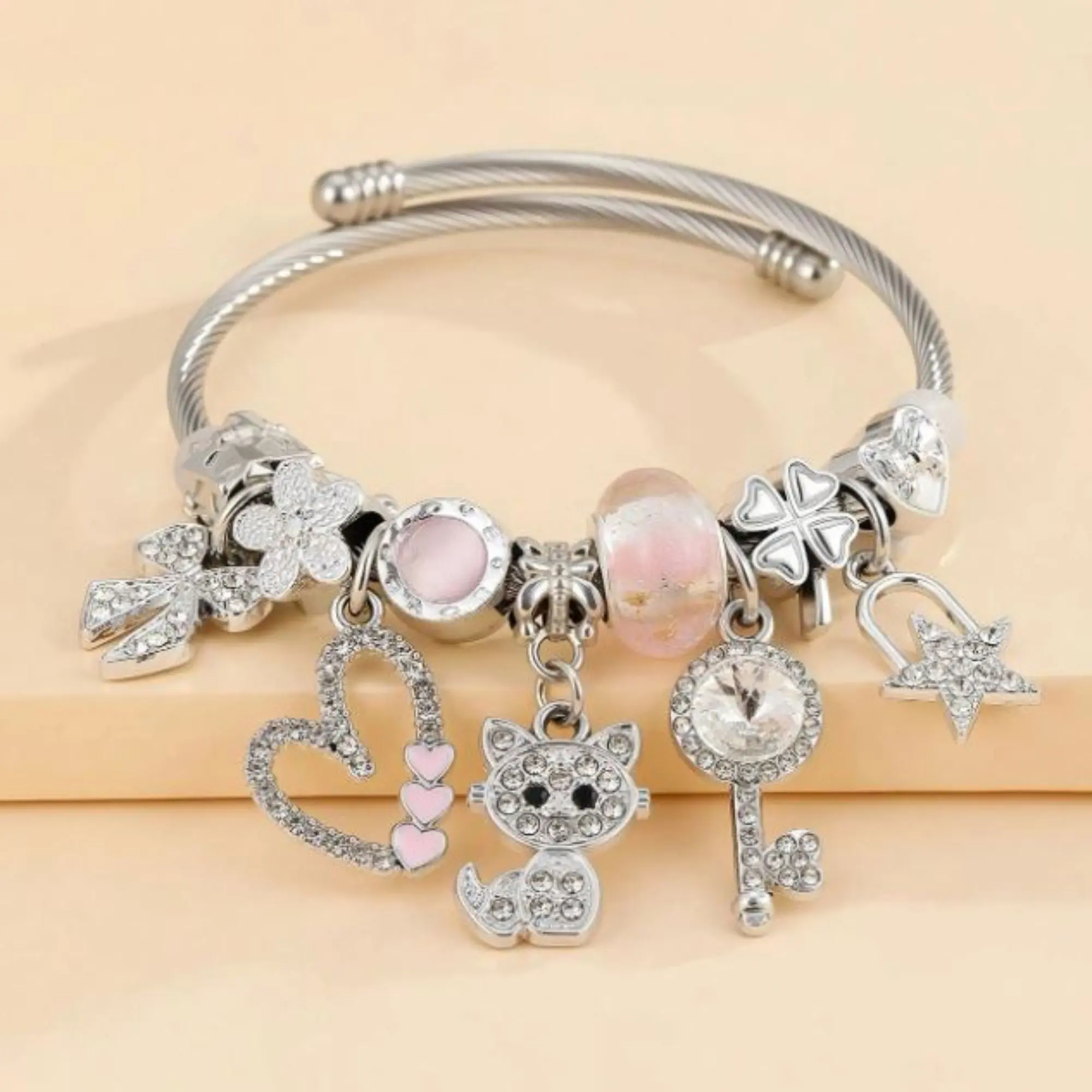Summer Spring Gift Versatile Heart Bow Kitten Bracelet for Girls – Fashionable Personalized Wrist Accessory