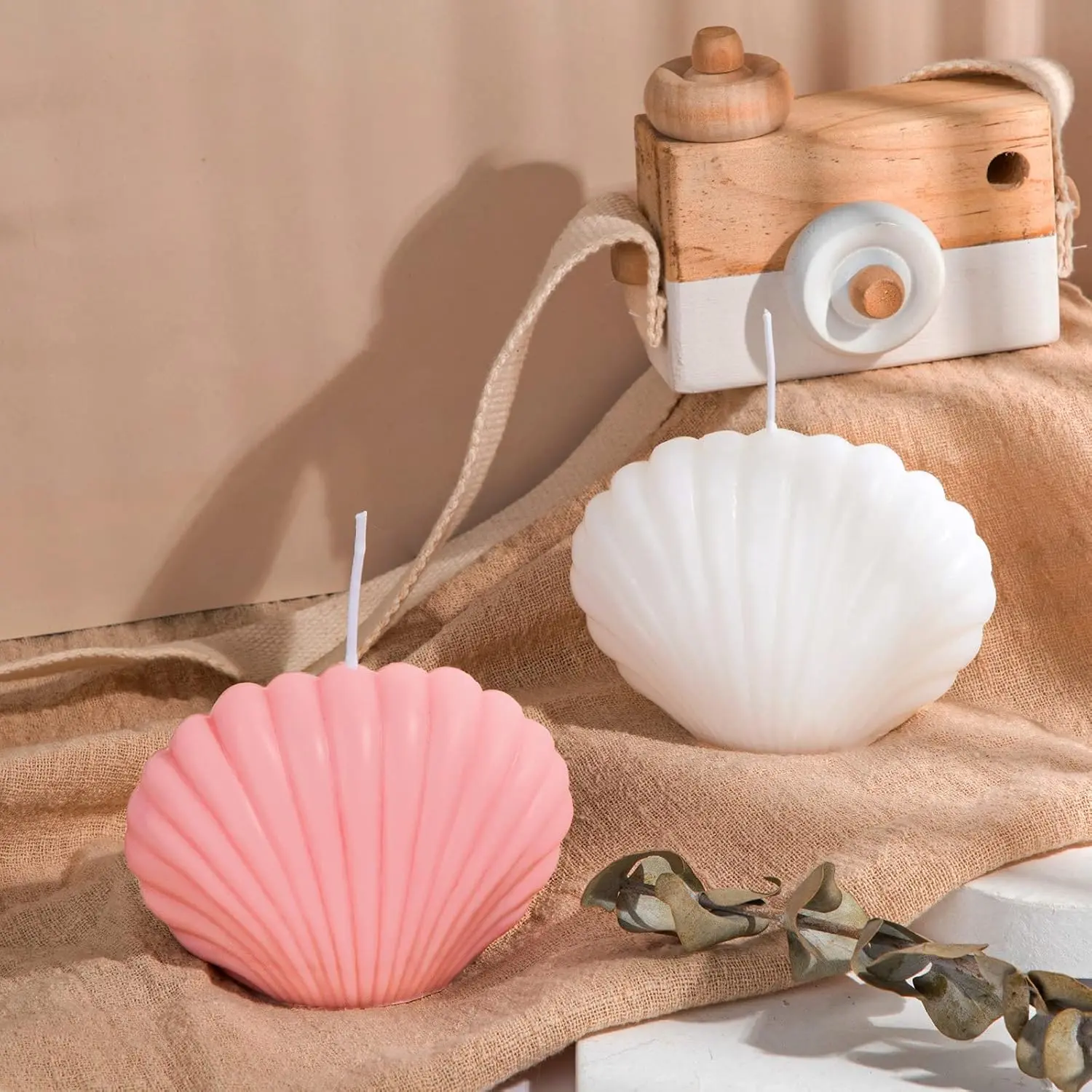 2 count Seashell Scented Candles Aesthetic Trendy Candles Hand Poured Soy Wax  Freesia Seashell Shape for Danish Pastel Room Decor, White, (Cute Style)