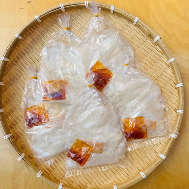 Bánh Tráng DẦU ỚT TUỔI THƠ (5bịch/túi) - Childhood school snack rice paper. (pack of 5bags) - Product Of Vietnam.