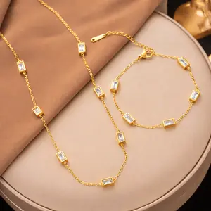 Amoura Luxe Celeste Clover Set