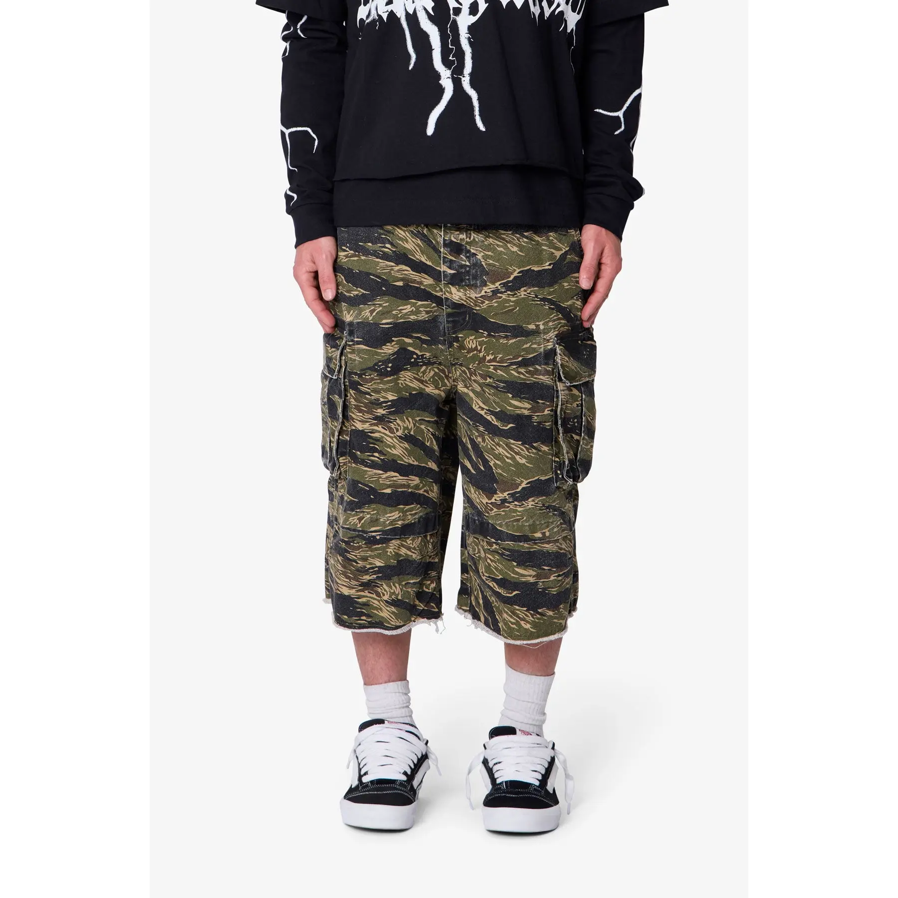 mnml Ultra Baggy Cargo Shorts - Tiger Camo
