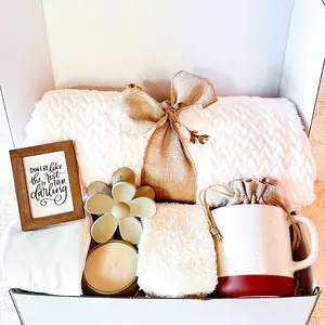 Classy Gift Box Women, Cozy Gift Box Blanket, Socks, Candle, Self Care, Care Package, Birthday Gift Women, Mother’s Day Gift, Best Friend Gift Set Eye