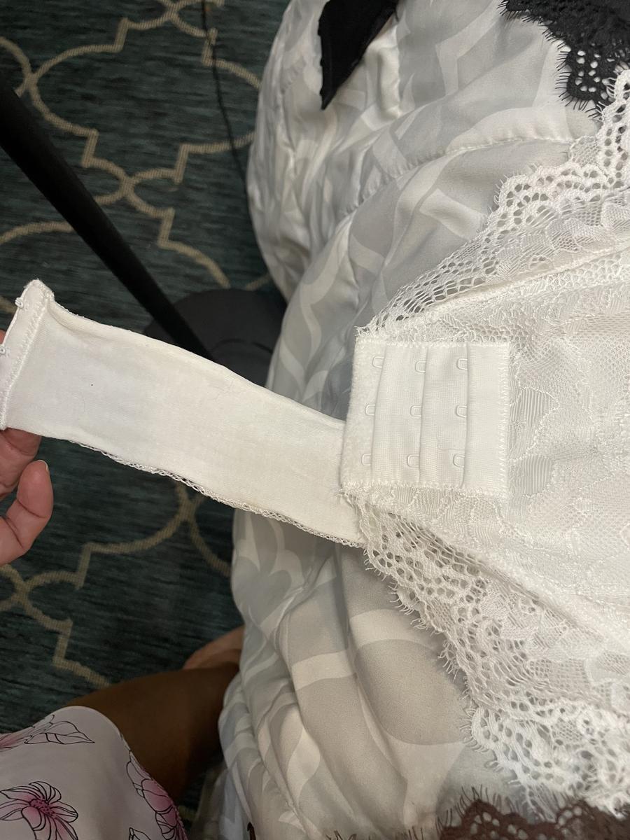 Item: White, S(130lbs-140lbs)