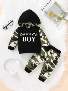 2-piece Set Of Soft, Comfortable And Cute Baby Boys With Letter Print Splicing Camouflage Print Hooded Top And Camouflage Print Contrasting Pants Set Suitable For Casual Daily Vacation Parties