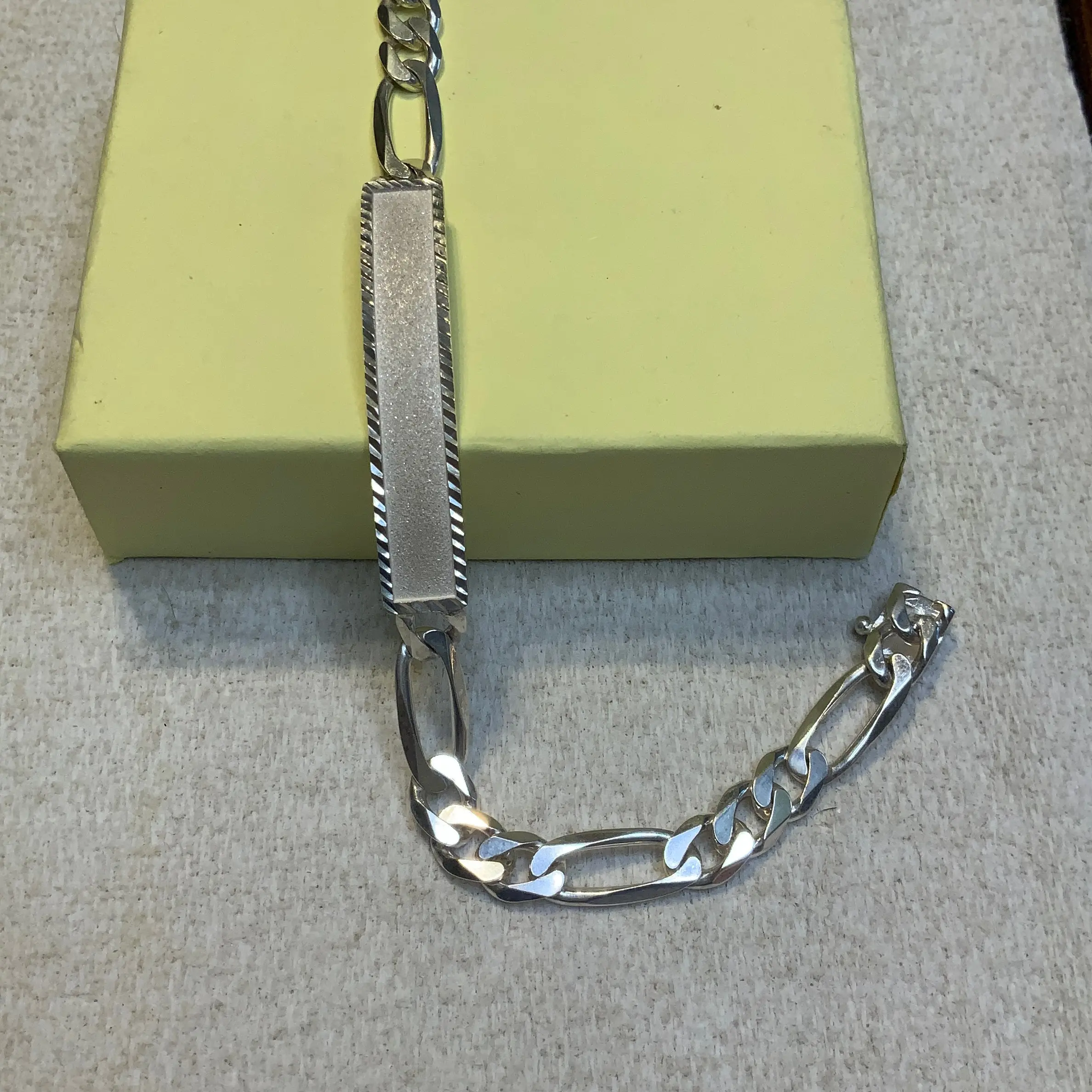Esclava de plata 925 medida “8” para caballero y para dama este sería un hermoso regalo para esa persona especial