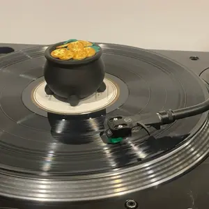 Pot o' Gold Turntable Spinner: 3D Printed Cauldron Charm for Record Players