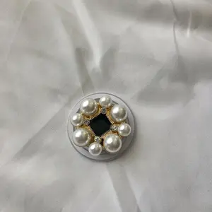 Pearl and Bling magnetic pop  socket