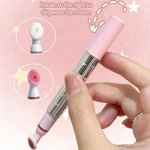 High-transparency, glossy, mirror-like lip gloss. The texture is light and non-sticky. Comes with a soft sponge applicator. Deeply moisturizes without drying out the lips. Long-lasting color and transfer-proof for plump, pouty lips.
