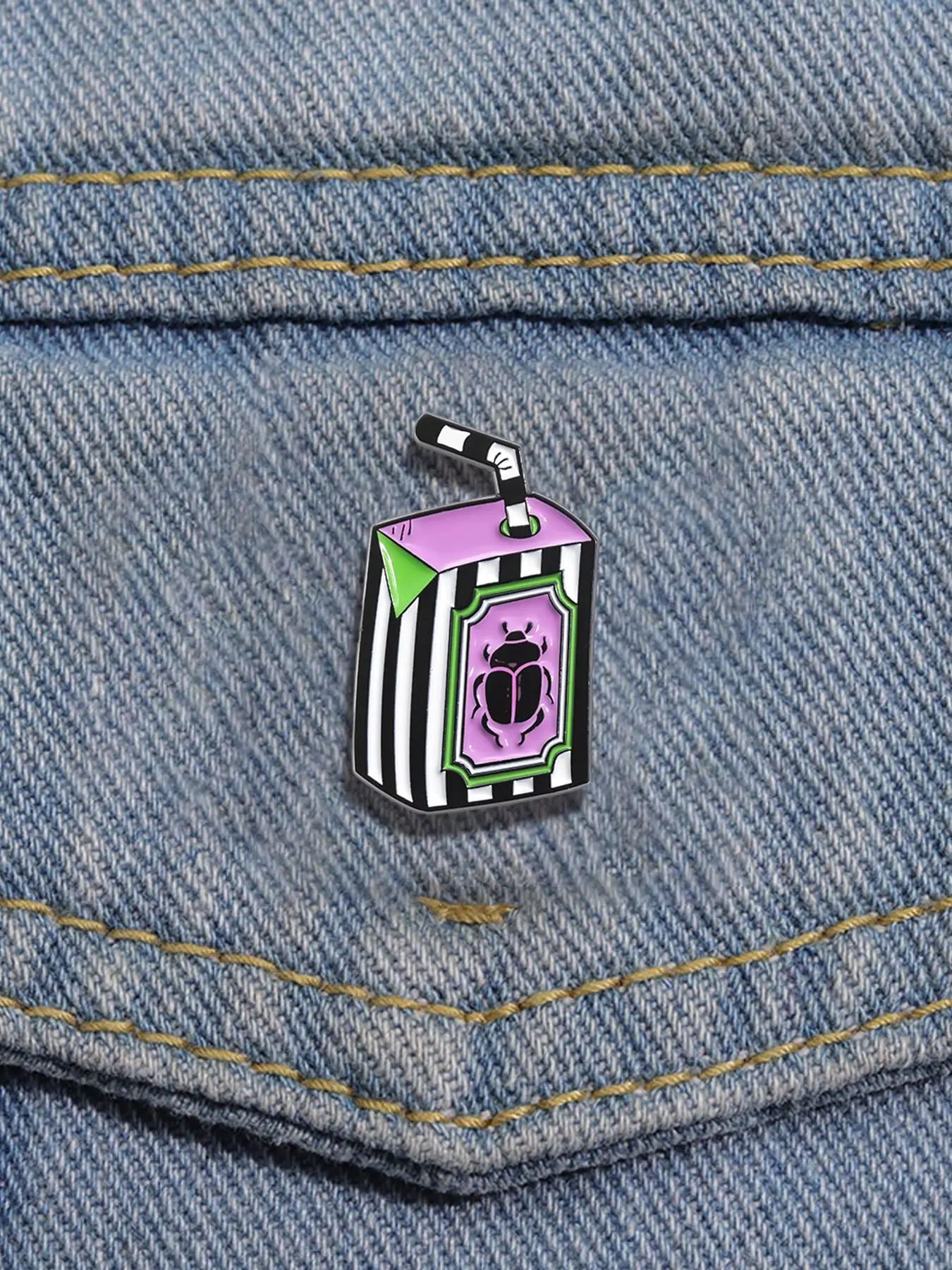 Cute Cartoon Beverage Box Design Brooch, Fashion Alloy Badge for Women & Men, Clothes Accessories for Party, Daily Clothing Decor