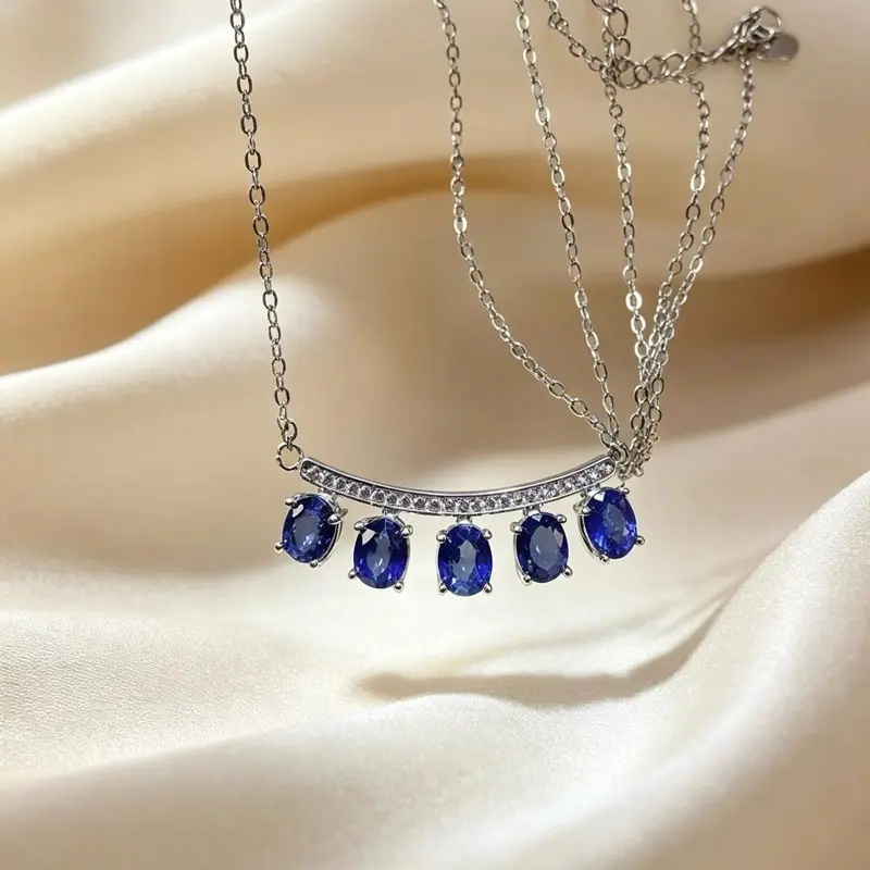 <PingEast jewelry > Blue Sapphire necklace ——925 Sterling Silver Pendant Necklace featuring five 0.5-carat natural Sri Lankan Royal Blue Sapphires with excellent clarity. A noble and elegant design with timeless beauty. Comes with a certificate.