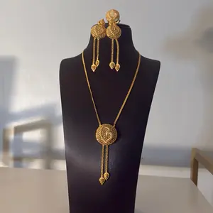 Gold-Plated Everyday Look Jewelry Set for Divas