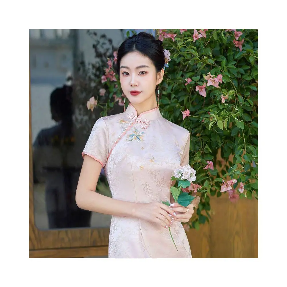 Modern New Chinese Style Jacquard Cheongsam in Blush Pink | Neo-Oriental Embroidered Qipao