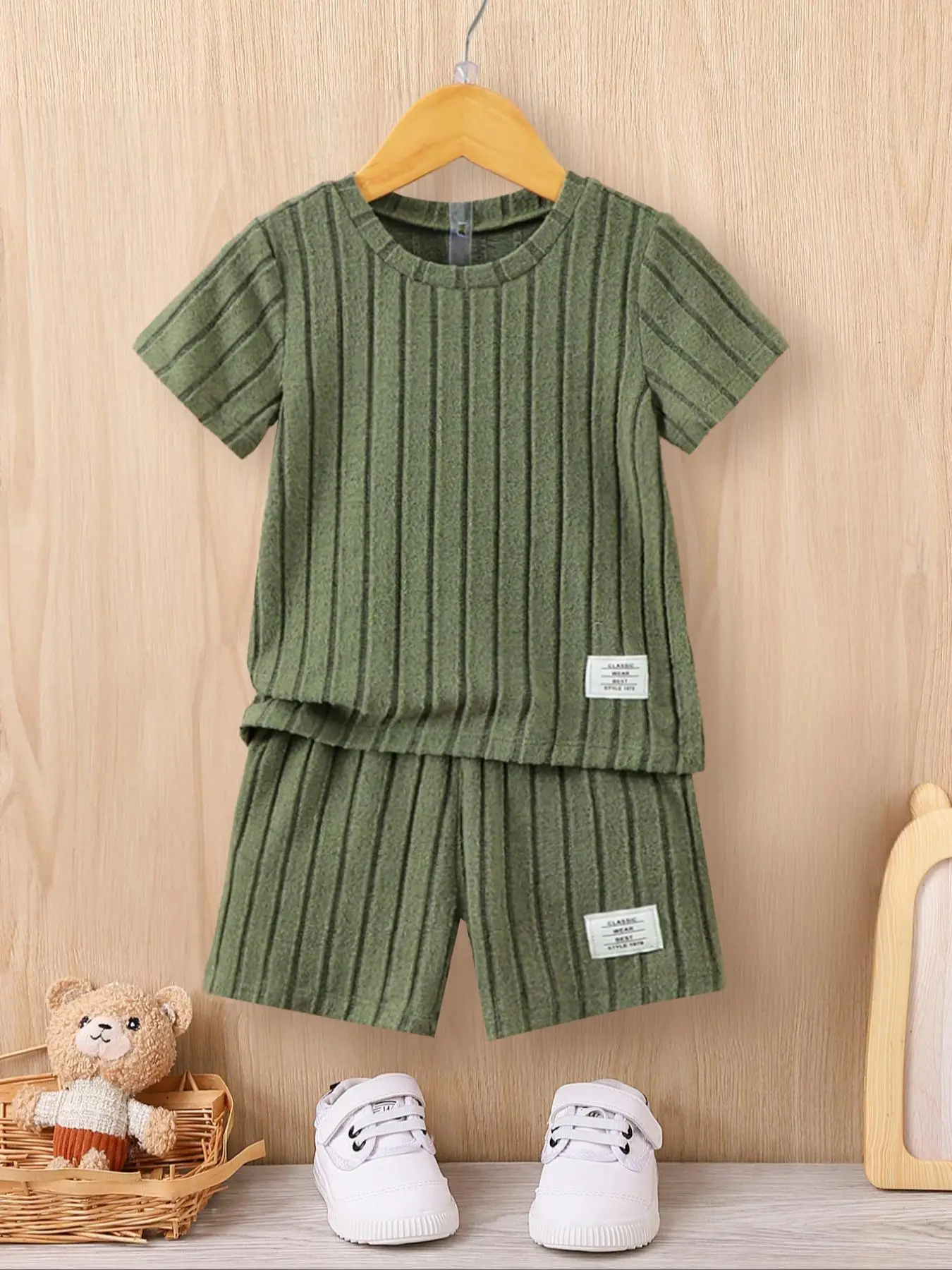 Two-piece Set Boy's Solid Short Sleeve Tee & Elastic Waist Shorts Set, Casual Round Neck T-shirt & Shorts for Summer, Kids Clothes for Daily Wear, Bab