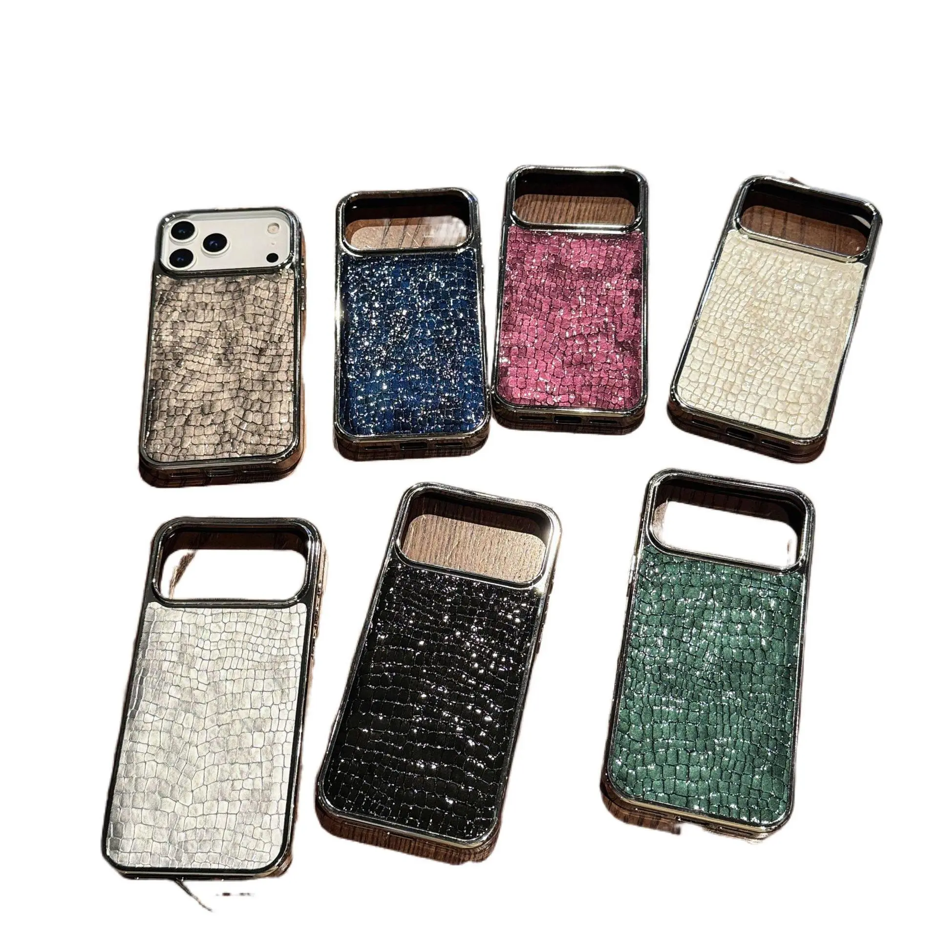 Crocodile pattern is suitable for iPhone 17 phone cases. It offers a sophisticated look. iPhone 17 Air electroplated case, with anti-drop protection.