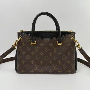 Pre-owned Louis Vuitton canvas Crossbody Bags 15 pallas bb U