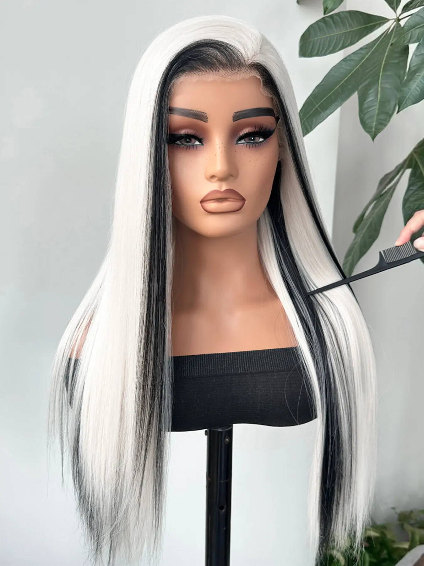 26 Inch Heat Resistant Synthetic Lace Front Wig with Adjustable Cap High-Quality Synthetic Black Lace Front Wigs - Long 26in  main image 2