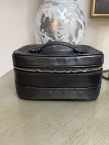 Pre-owned CHANEL Lambskin Leather Luggage Accessories Zip Around Top Handle Vanity Case Quilted Lambskin Small