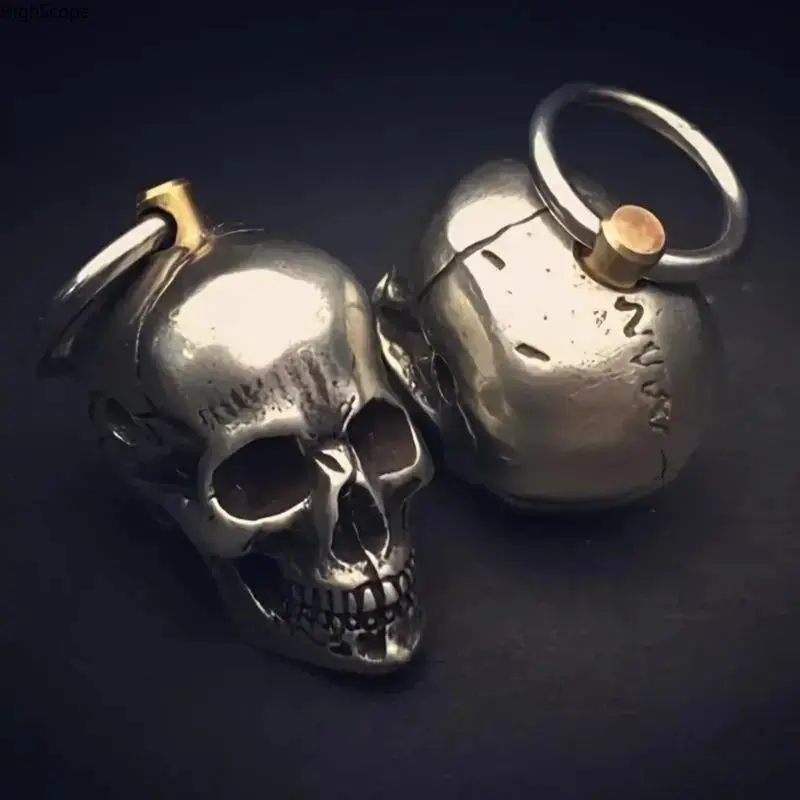 1pc Unisex Gothic Skull Metallic Stainless Steel Keychain - Retractable Stretch Lanyard, Heart Design, Key Rings for Car Keys, Keychain Attachment, Multifunctional Halloween Leisure Gift, Alloy, Durable, Skull Form, Gothic Skull Design