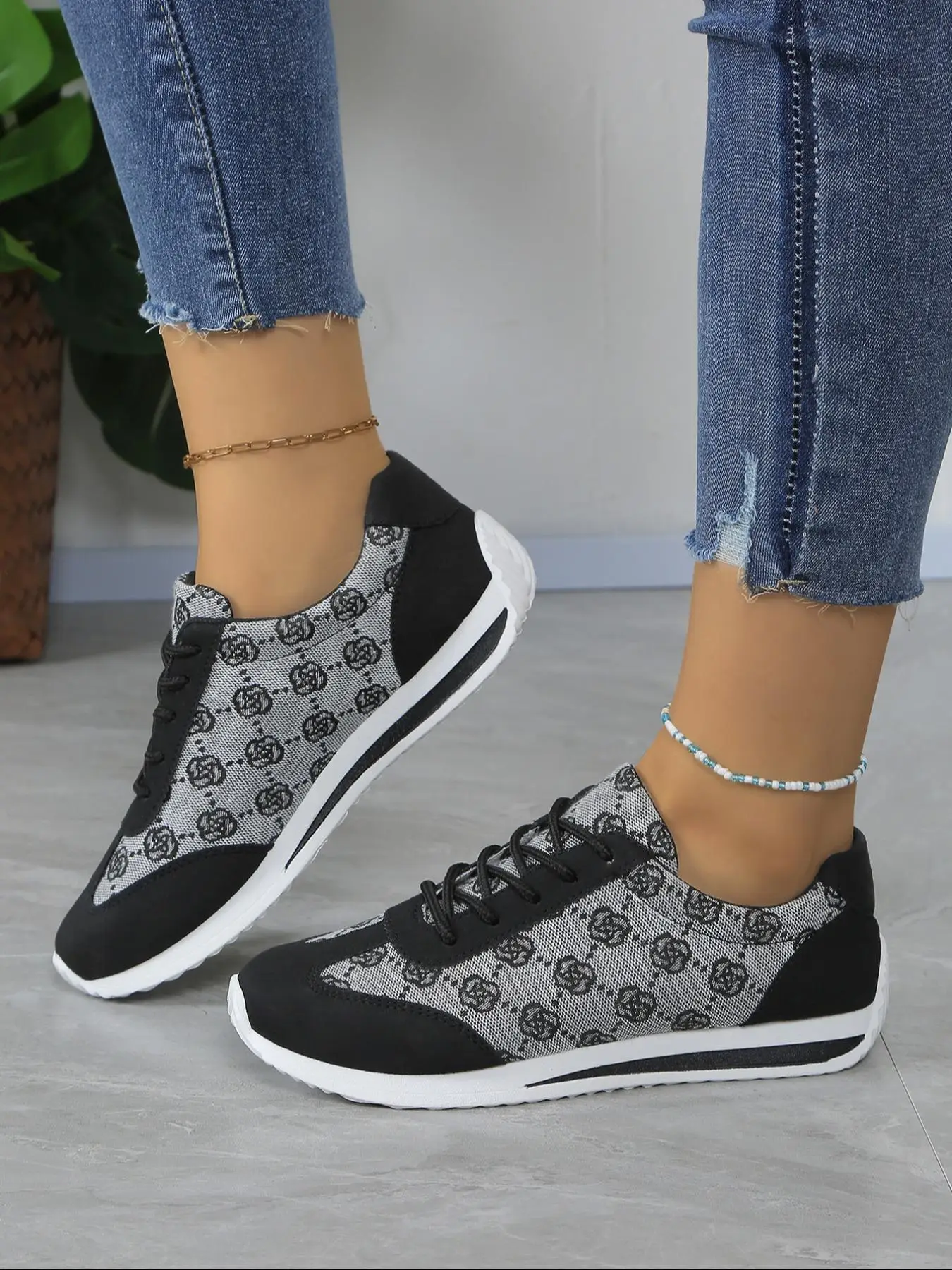 Women's Fashionable Floral Pattern Lace Up Low Top Sneakers, Casual Comfortable Breathable Sports Shoes, Female All-match Round Toe Shoes for Daily We
