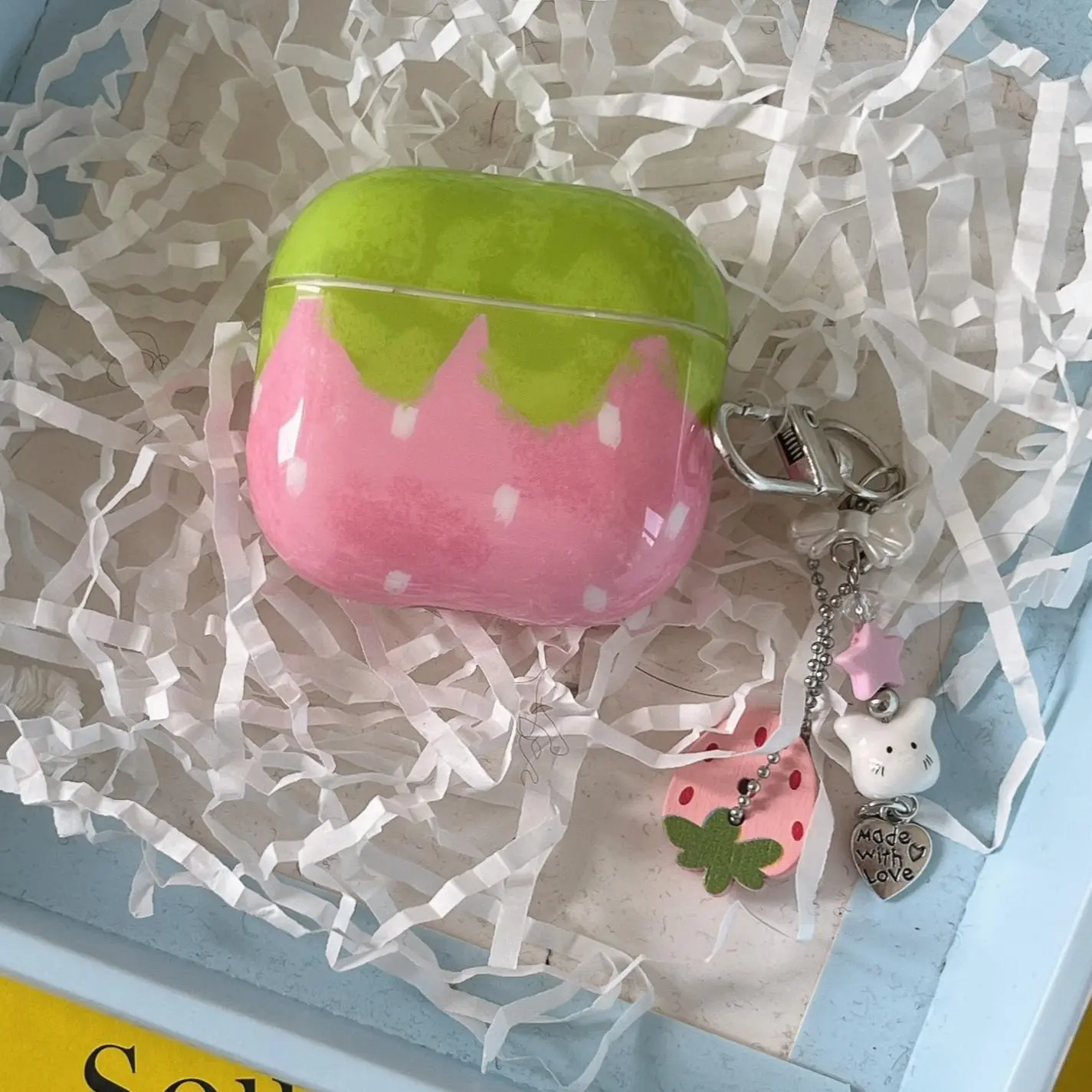 Cute Strawberry Design Earphone Case with Pendant, Decorative Earphone Protector Cover, Earphone Accessories Compatible with AirPods, Headset, Earphone Protective Cover