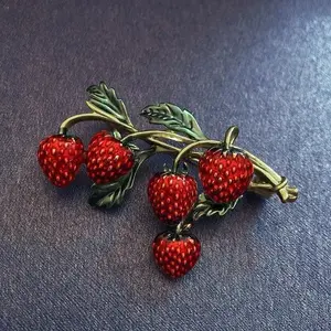 Enamel Strawberry Brooches Pins Fruit Cute Flower Strawberry Girl Brooch Silk Scarf Buckle Clothing DIY Hat Bag Accessory