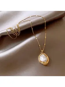 Irregular Baroque Pearl Pendant, Plated Slender Chain, Unique Hand-Inlaid Pearls, French Retro Elegance, Luxurious Accessory, Dainty Pearl Necklace