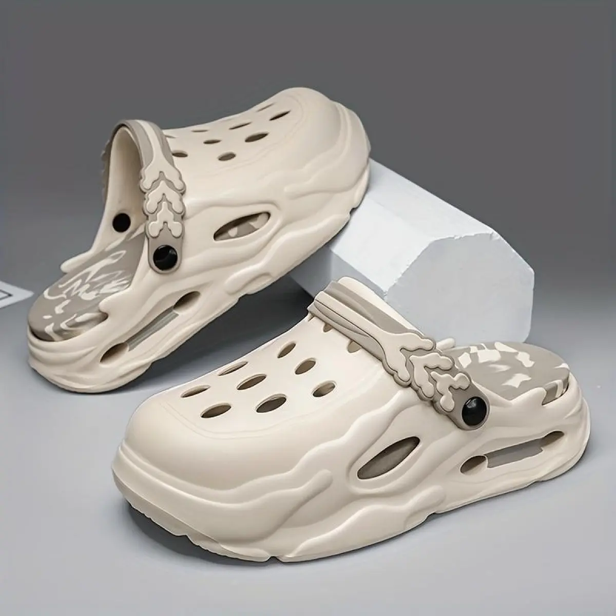 Men's 2025 Fashion Clogs - Breathable, Non-, Height-Boosting Casual Beach Sandals with EVA Material Walking Shoes Boy