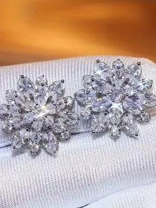 Luxurious Fashion Sunflower Crystal Earrings, Elegant Alloy Chain, Plated with Precious Metal, All Seasons Jewelry, Chic Ear Studs