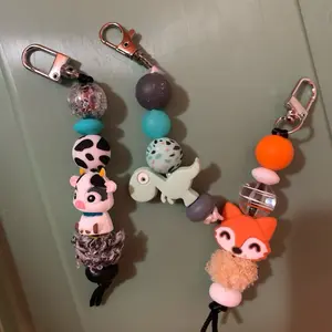 Zipper Buddies - Adorable Animal Keychain Set with Colorful Beads and Clips for Fun and Functional Accessories