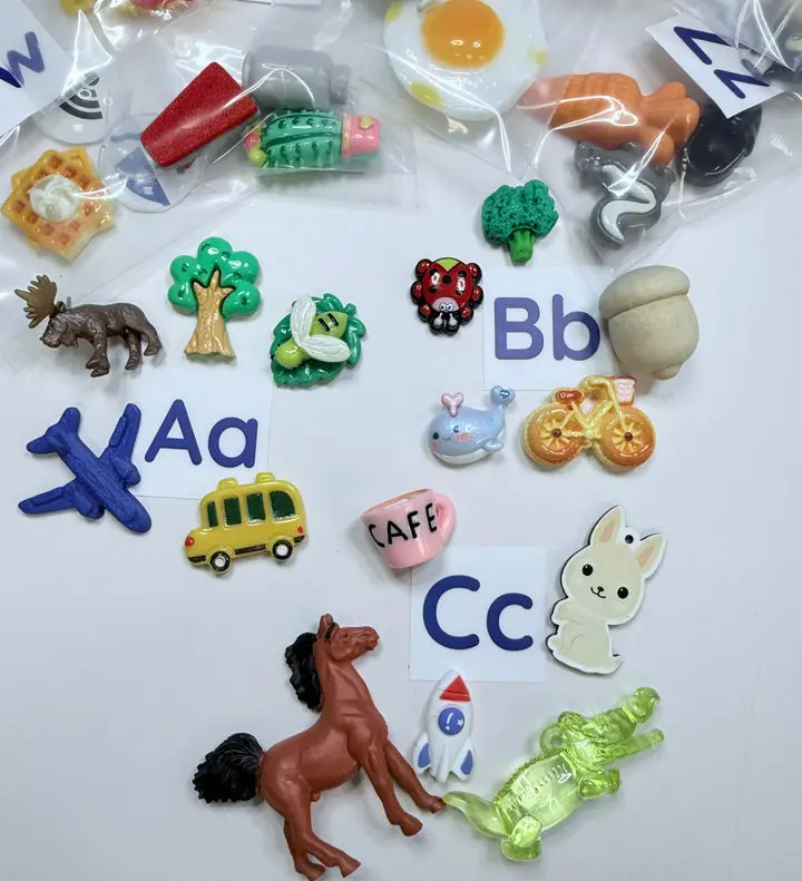 Alphabet Objects in Spanish - Spanish Objects Montessori Bilingual SLP mini objects