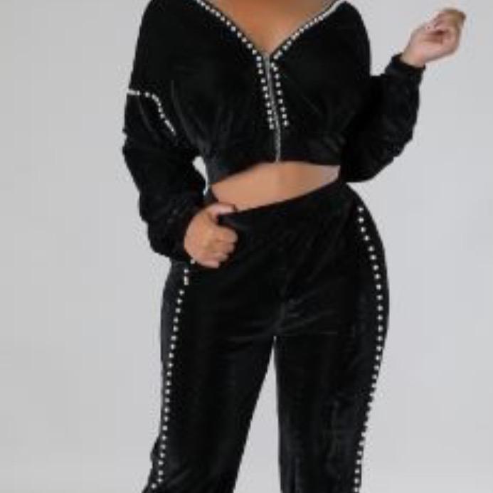 Jogger with Pearl Set - Black Long Sleeve Top & Matching Pants - Womenswear