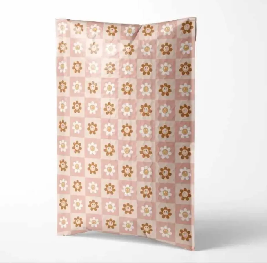 Square Flower Bubble Mailer 10x13