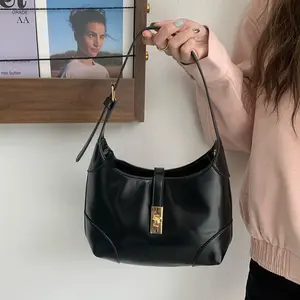 2026 New Fashion Crescent Moon Bag Women Designer Small Crossbody Bag for Daily Commute and Casual Outfits
