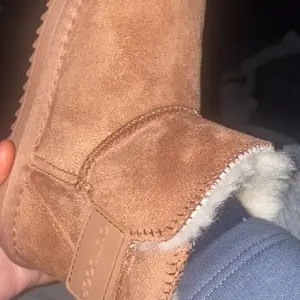 Balabala Kids Winter Snow Boots Warm Fleece-Lined Waterproof Easy On & Off Short Boots with Anti-Slip Sole & Triple-Layer Insulation