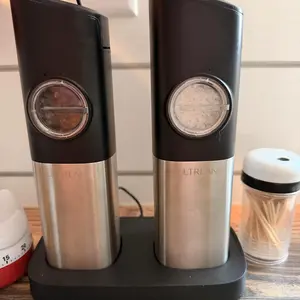 Ultrean Electric Salt & Pepper Grinder Sets, 2pcs Rechargeable, Adjustable, Modern Stainless Steel Construction, Seasoning Auto Dust Lids, LED one-hand operation Kitchen Utensils