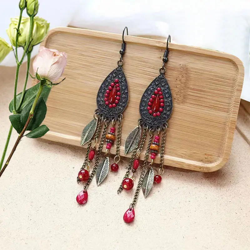 H2139 1 Red tassel