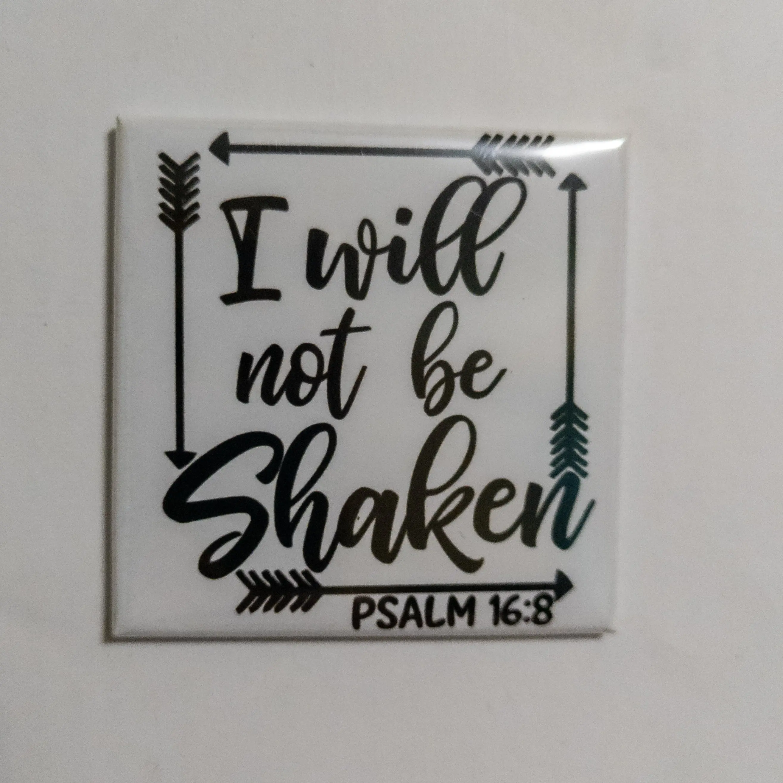 "Bold Arrows 'I Will Not Be Shaken' Square Magnetic Fridge Decor Magnet, 2 in Size, Home Supplies Accessory, Ideal Gift for Friend"