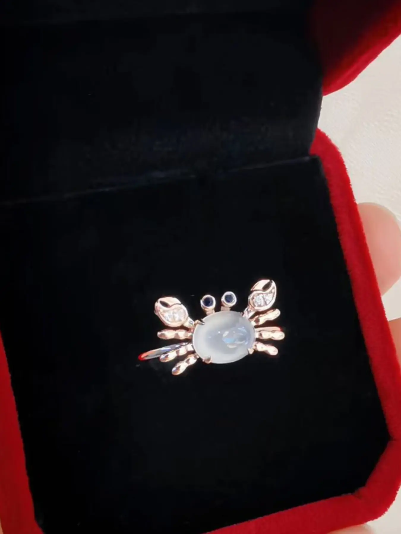 New Ins Style Moonstone Crab Ring for Women, Fashionable Unique Creative Niche Design Diamond-Encrusted Small Crab Index Finger Ring, Beautiful Rings