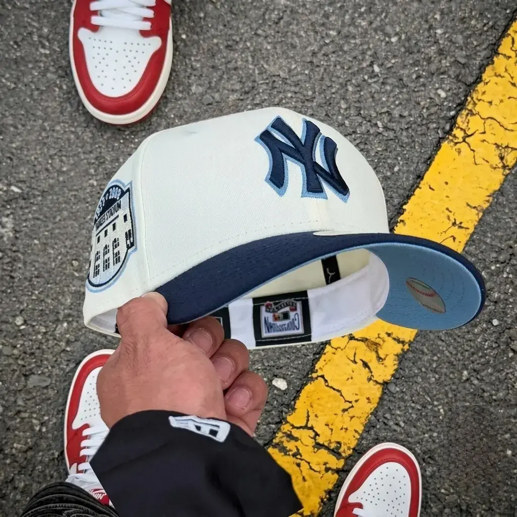 New Era New York Yankees 9FORTY A-Frame Snapback Hat – White Crown Red Brim – Adjustable MLB Baseball Cap