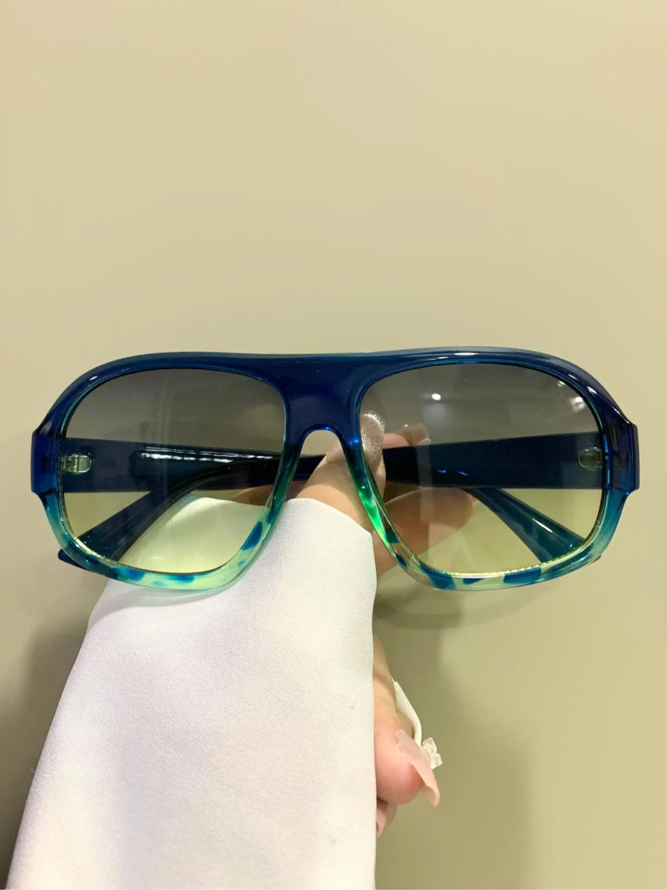 Unisex Flat Top Glasses Fashion Trendy Frog Style Eyewear, Stylish Trendy Eyewear, Stylish Square Frames, Square Frame Eyewear, PC Frame Material, Tinted Lens Glasses, Casual All Seasons Accessory, Decorative Eyeglasses, Fashionable Frames Glasses