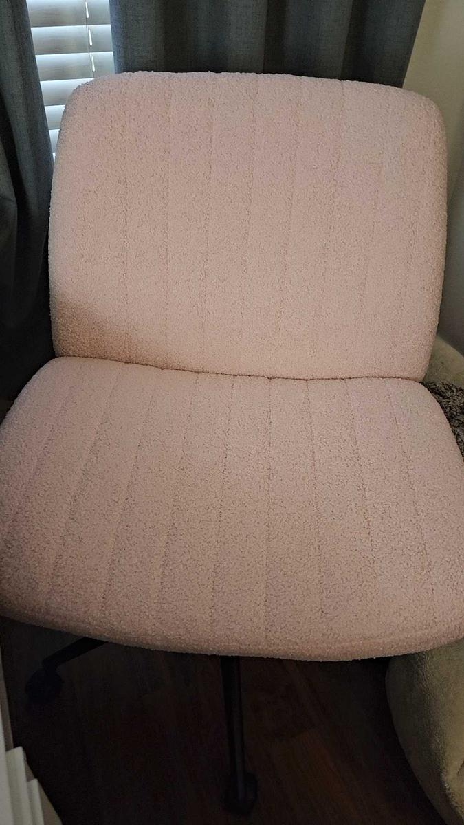 Item: Pink - Teddy Fleece - With Wheels