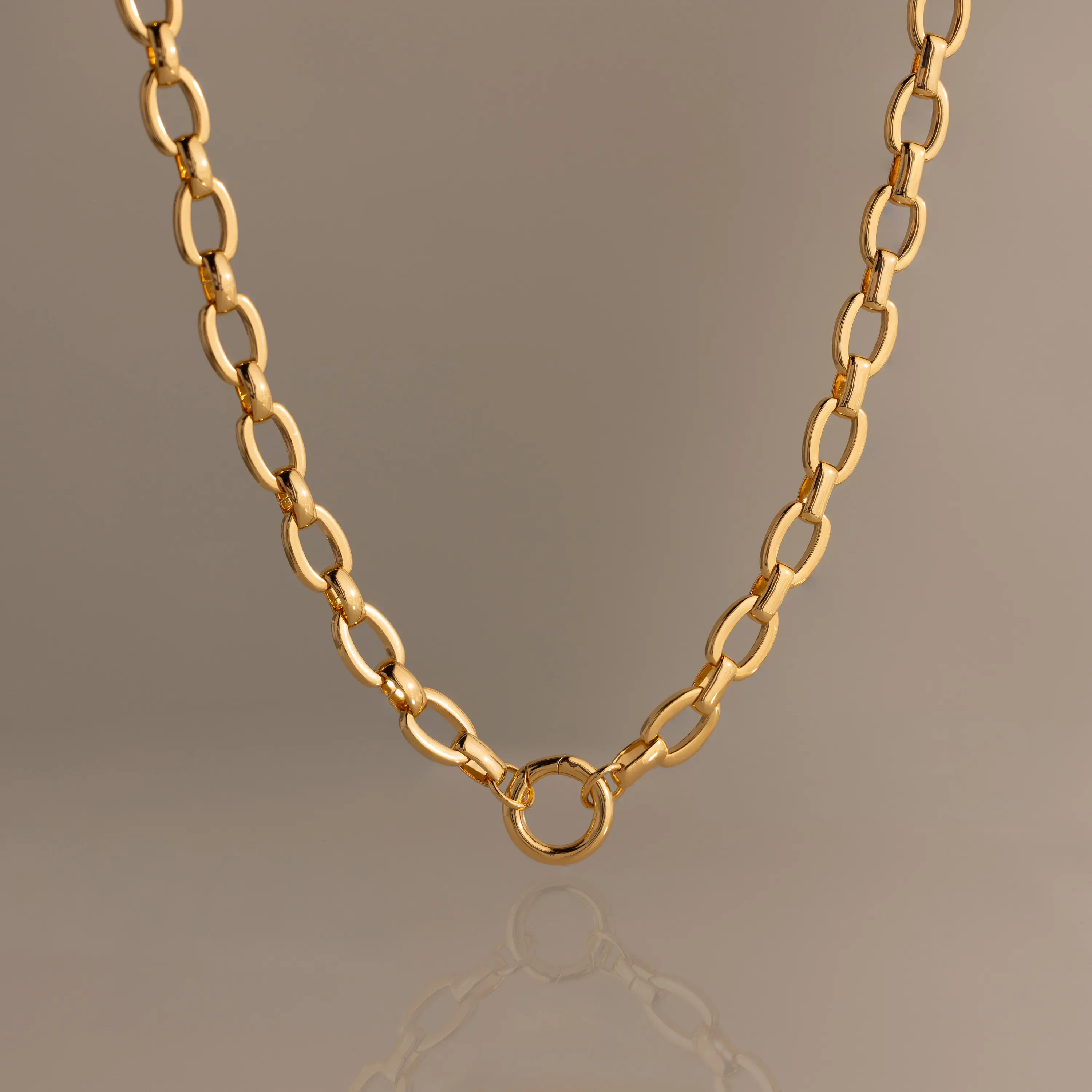 Oval Link Charm Necklace by Caitlyn Minimalist - Chunky Circle Clasp Necklace in Gold & Silver - Bold Charm Holder Necklace - Statement Jewelry - Best Friend Gift