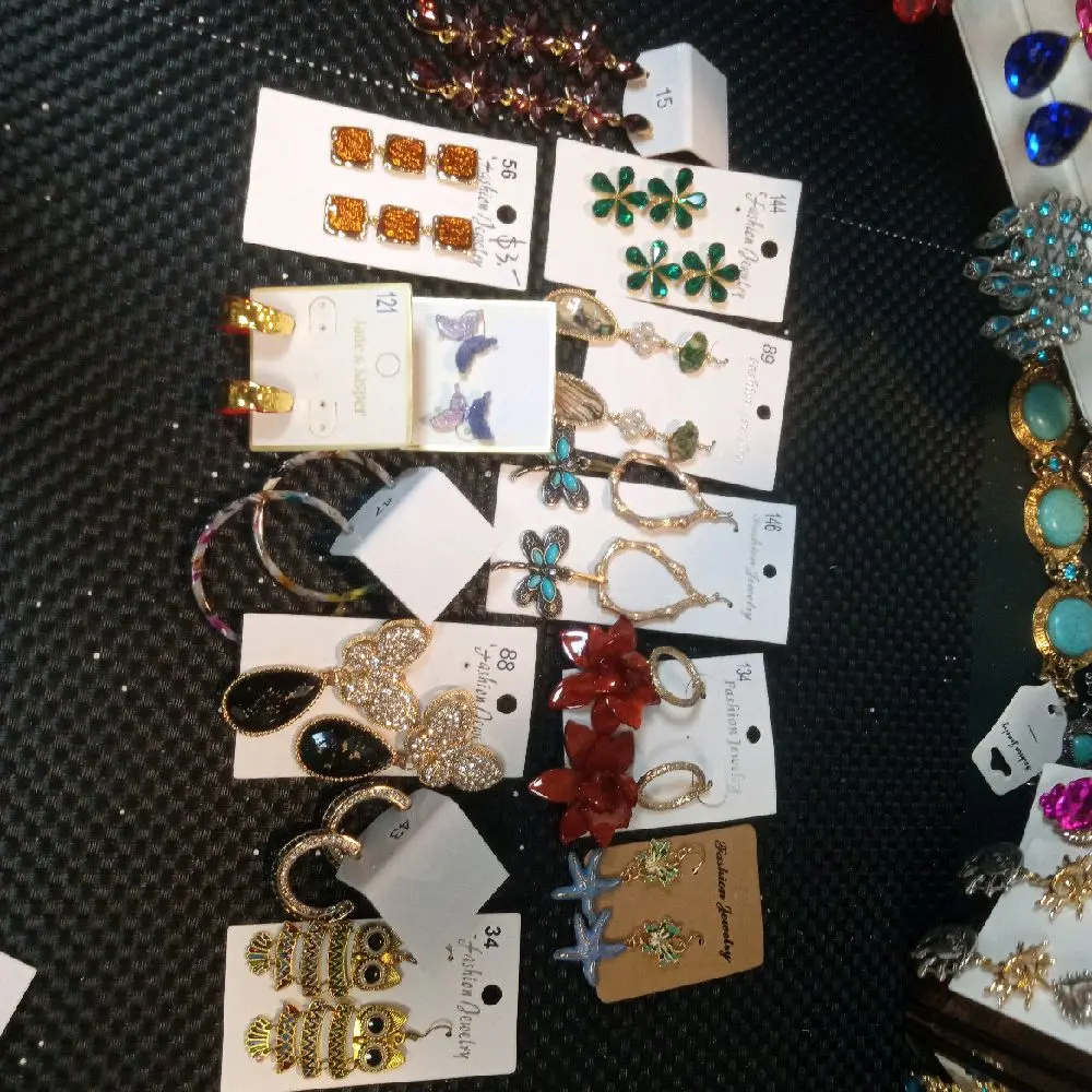 Leilani's items-- Buyer must message style within 24 hours after purchase. Orders without selection cannot be shipped!!!Antique big cross!!!