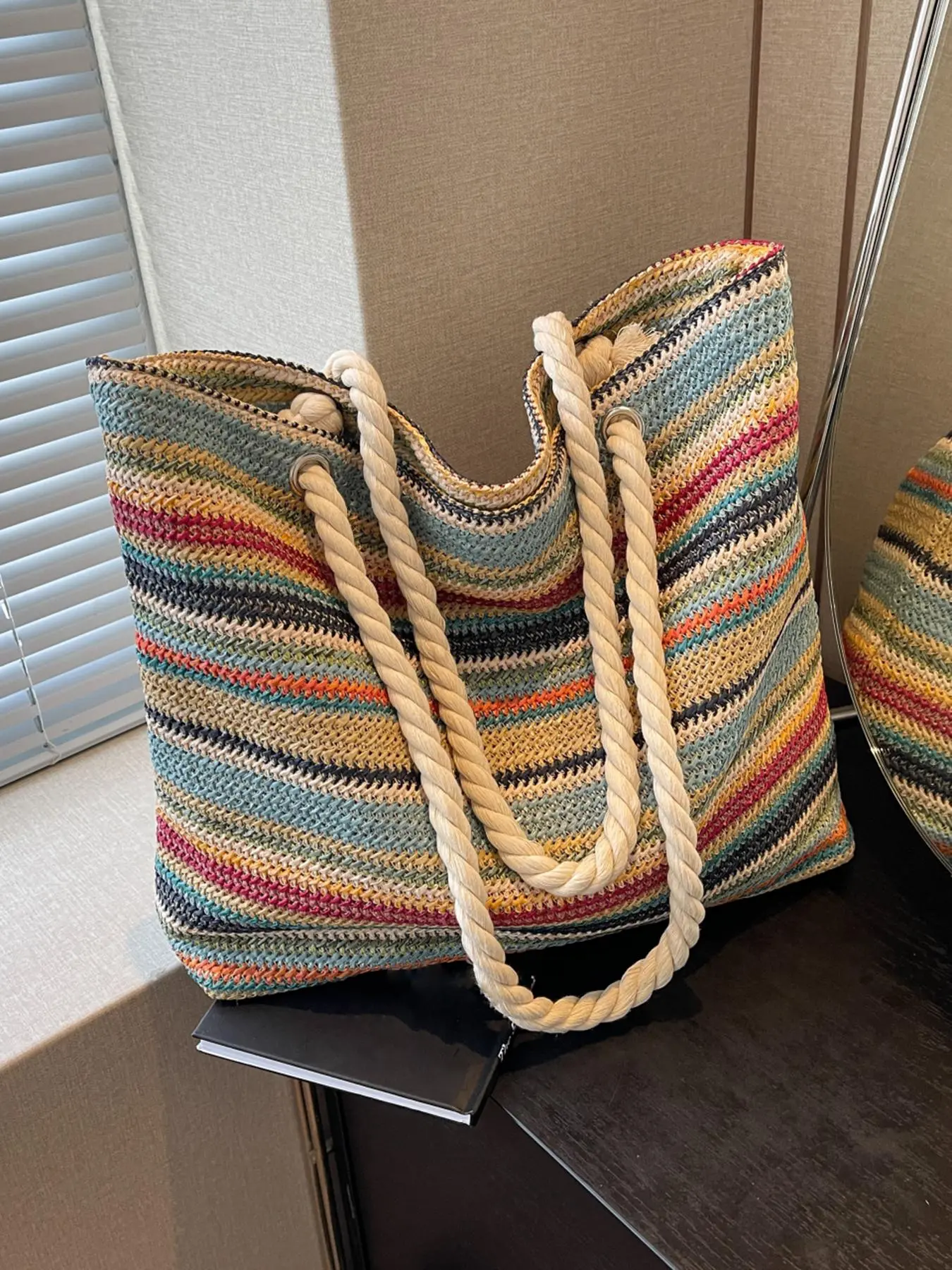 Personality, large capacity, fashionable design, women's colorful shoulder bag, trendy straw handbag, Bohemian Straw Bag, simple casual women's bag, suitable for travelers, very suitable for carrying on vacation, Boho Straw Bag