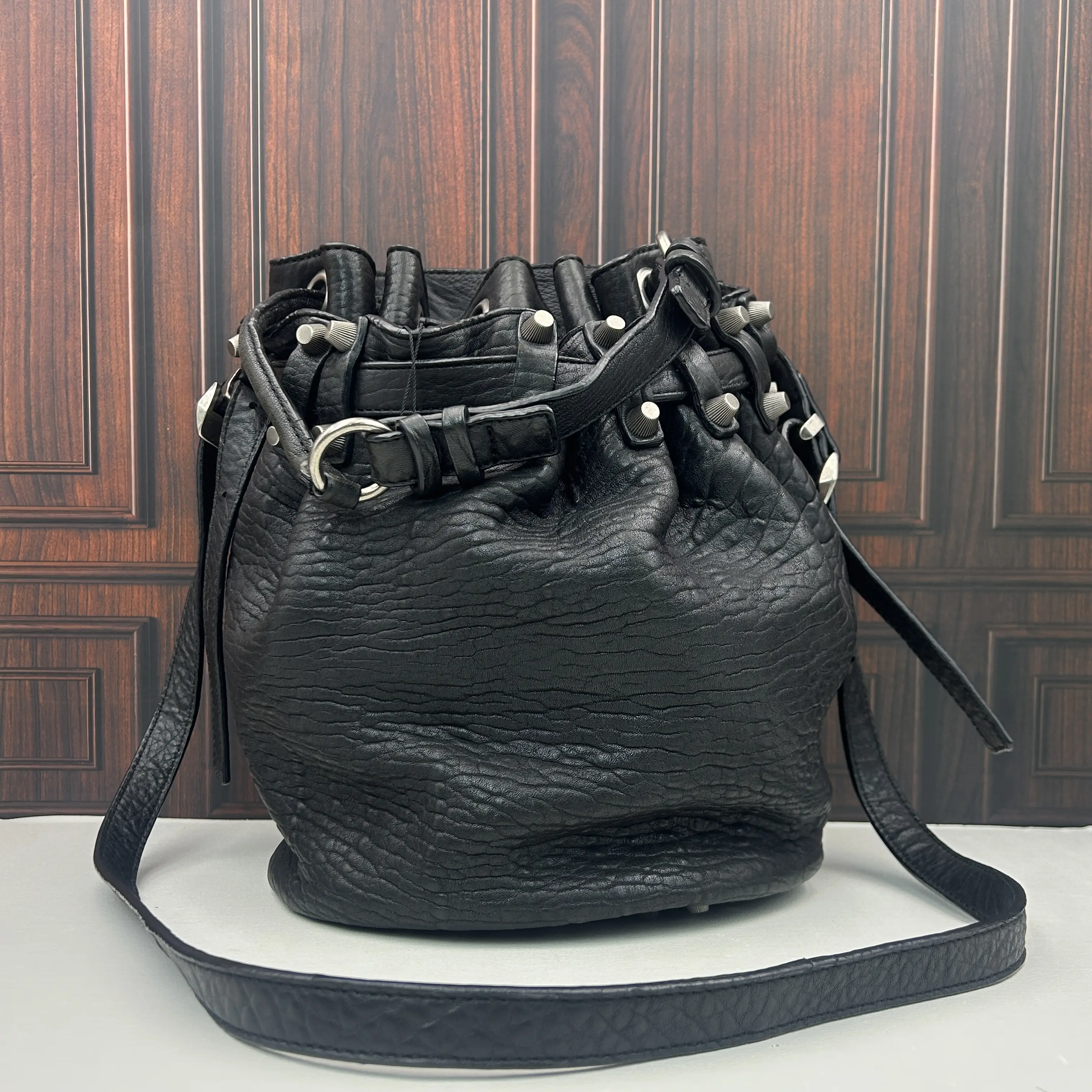 Pre-owned Alexander Wang Diego Black Pebbled Leather Studded Drawstring Bucket Crossbody Bag 866