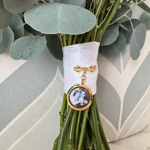 Personalized Bridal Gift - Bridal Bouquet Pins Charm - Wedding Bouquet Charm Custom Family Photos - Photo Bouquet Charm - Bridal Shower Gift - Memorial Pin for Bride Perfect Gift for Her